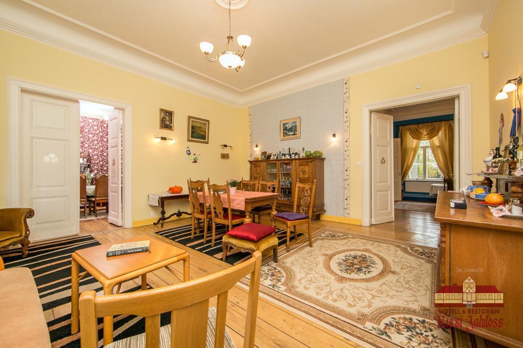 Kursi Hunting Manor Hotel Puurmani Екстериор снимка