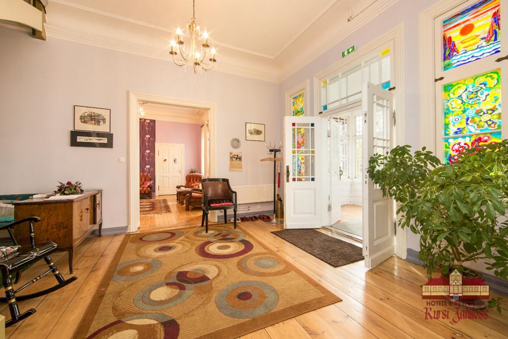 Kursi Hunting Manor Hotel Puurmani Екстериор снимка